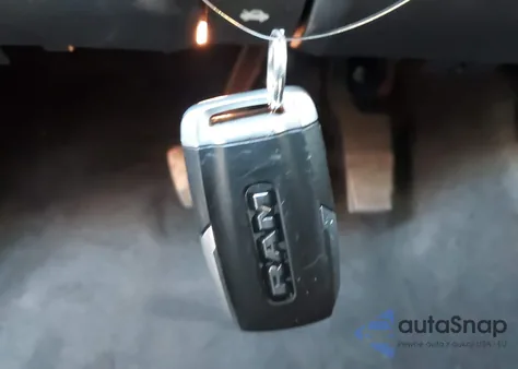 2021 Ram 1500 Big Horn 4X4 6'4 Box z USA, uszkodzony, nr VIN 1C6SRFBT1MN683481